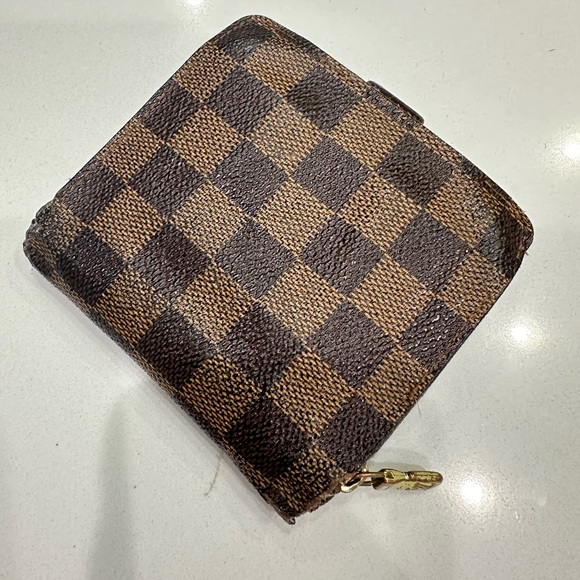 Vintage Louis Vuitton Damier Ebene Compact Zippy Wallet - Picture 4 of 15
